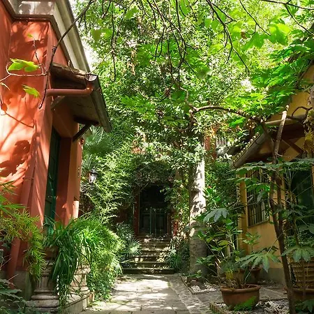 Margutta's Garden Bed & Breakfast Roma