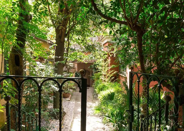Margutta's Garden Bed and breakfast Roma