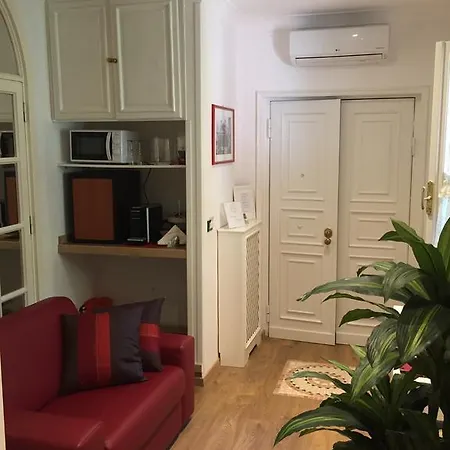 Margutta's Garden Bed & Breakfast 4*